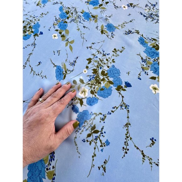 Vintage 60s sheer curtains, blue bouquets with greenery, price for the pair - Picture 4 of 10